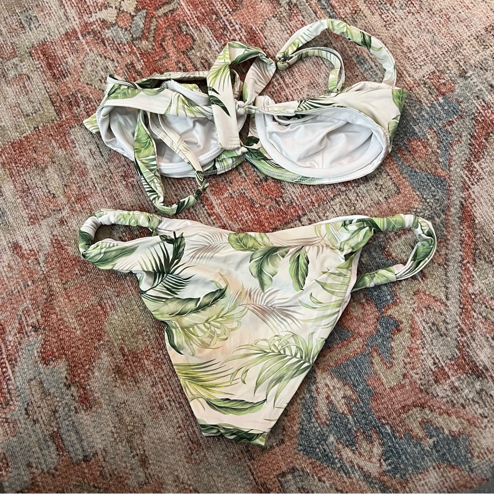 Monday Swimwear Bikini View 3